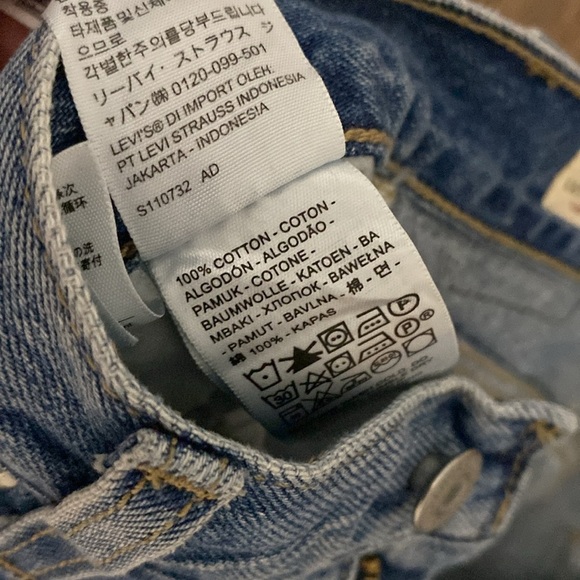 LEVI’S 80s MOM JEAN HI WAISTED TAPERED LEG 100% COTTON MOM JEAN IN MEDIUM WASH - Picture 13 of 16